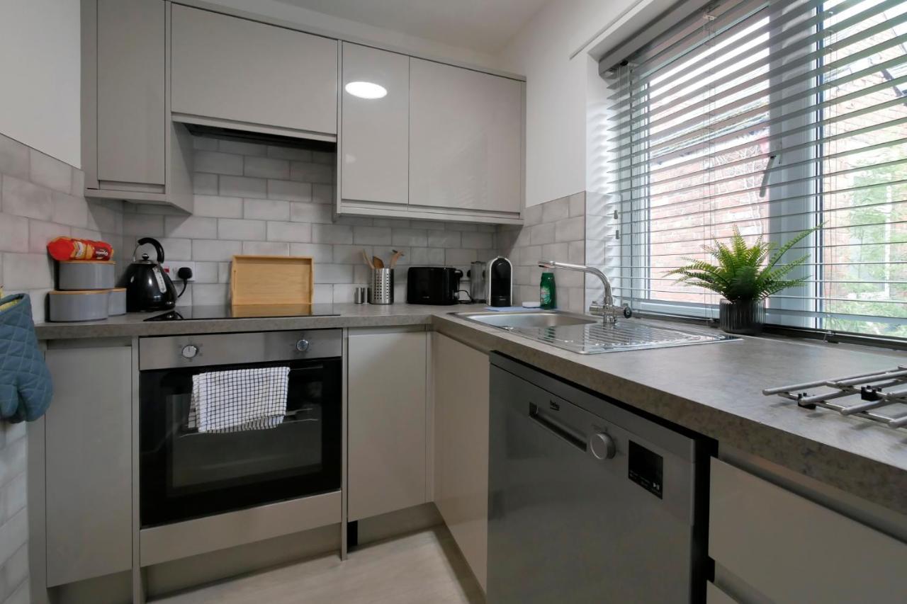 Crewe Short Lets 6 Victoria Court, Crewe Apartment Exterior photo