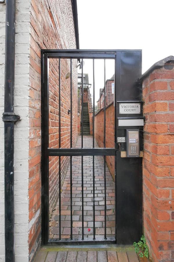 Crewe Short Lets 6 Victoria Court, Crewe Apartment Exterior photo
