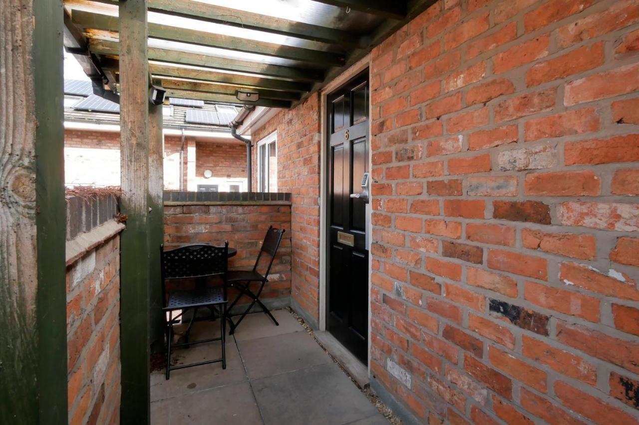 Crewe Short Lets 6 Victoria Court, Crewe Apartment Exterior photo